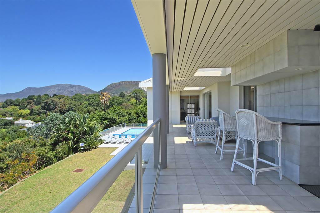 5 Bed House in Constantia photo number 9