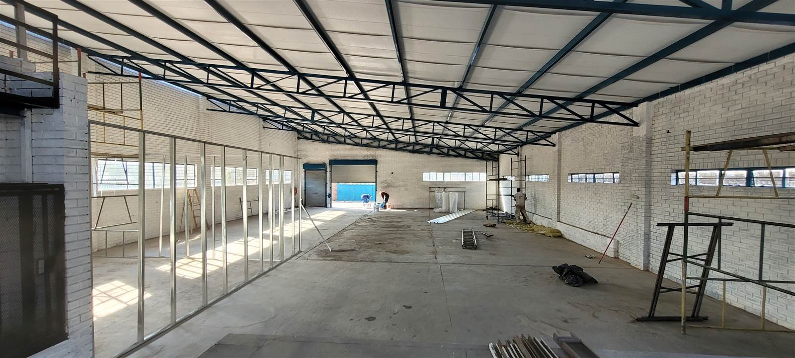 500  m² Industrial space in Stormill photo number 4