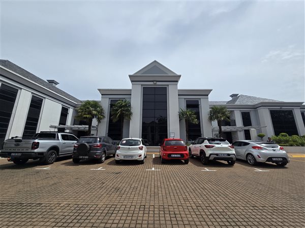 239  m² Commercial space