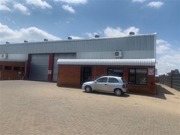 220  m² Commercial space