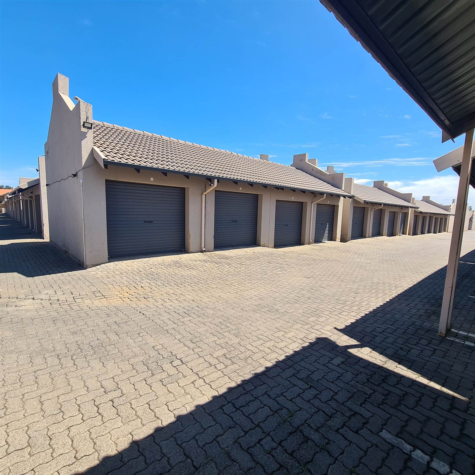2 Bed Flat in Waterval East photo number 10