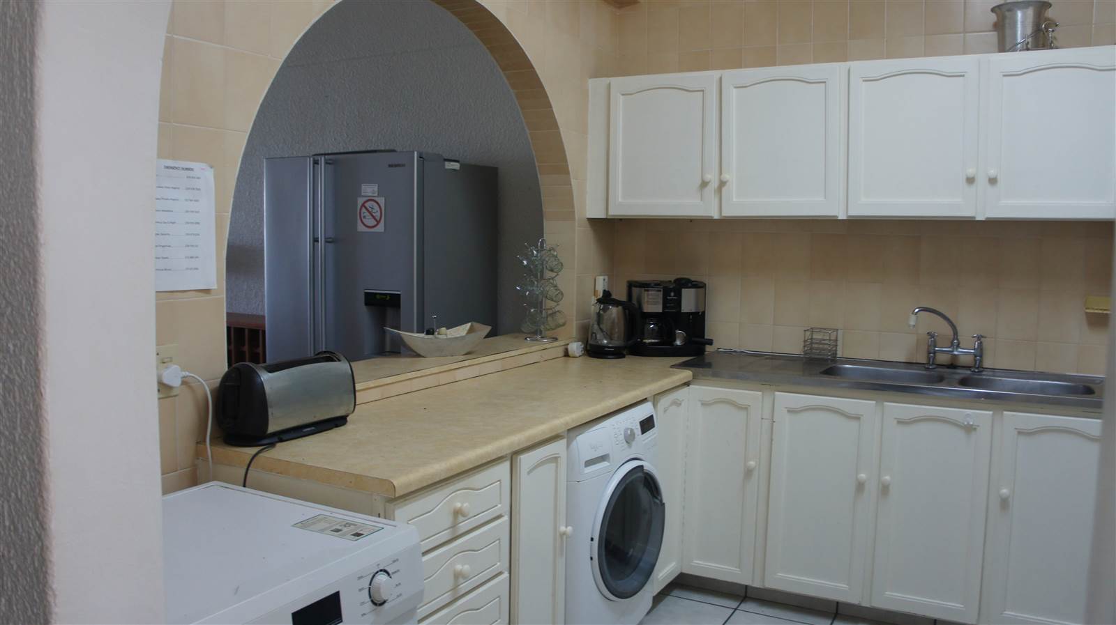 3 Bed Flat in Scottburgh Central photo number 6