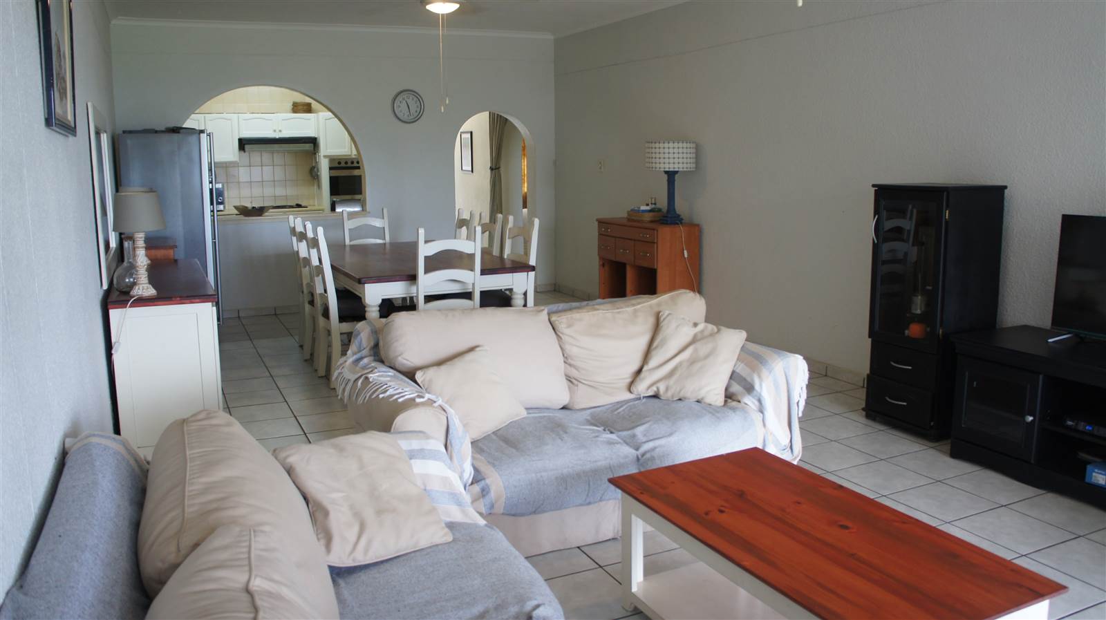 3 Bed Flat in Scottburgh Central photo number 2