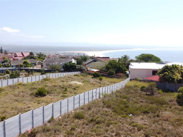 937 m² Land available in Wavecrest