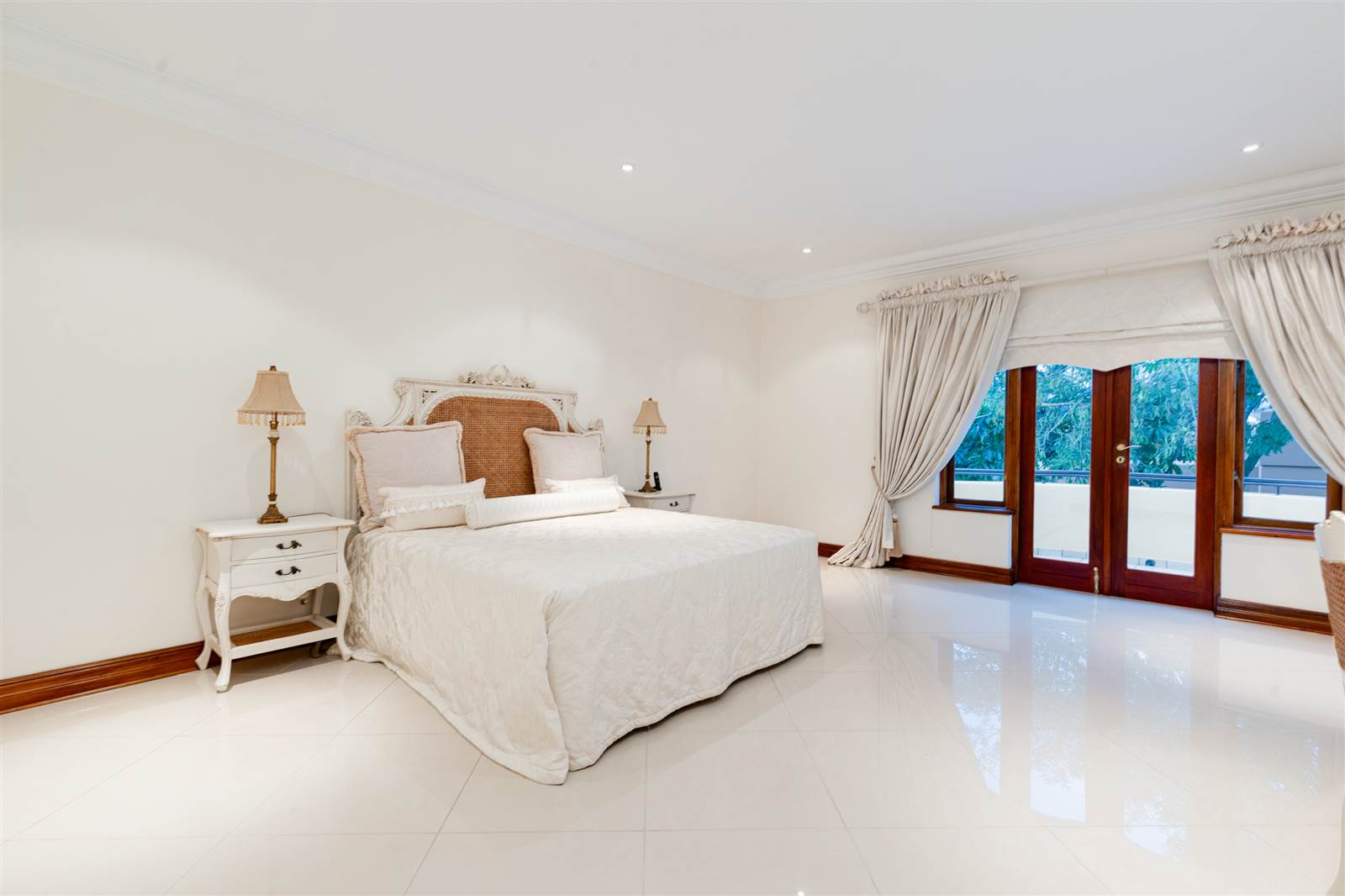 5 Bed House in Waterkloof Ridge photo number 14