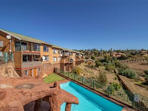 2 Bed Apartment in Krugersdorp Central