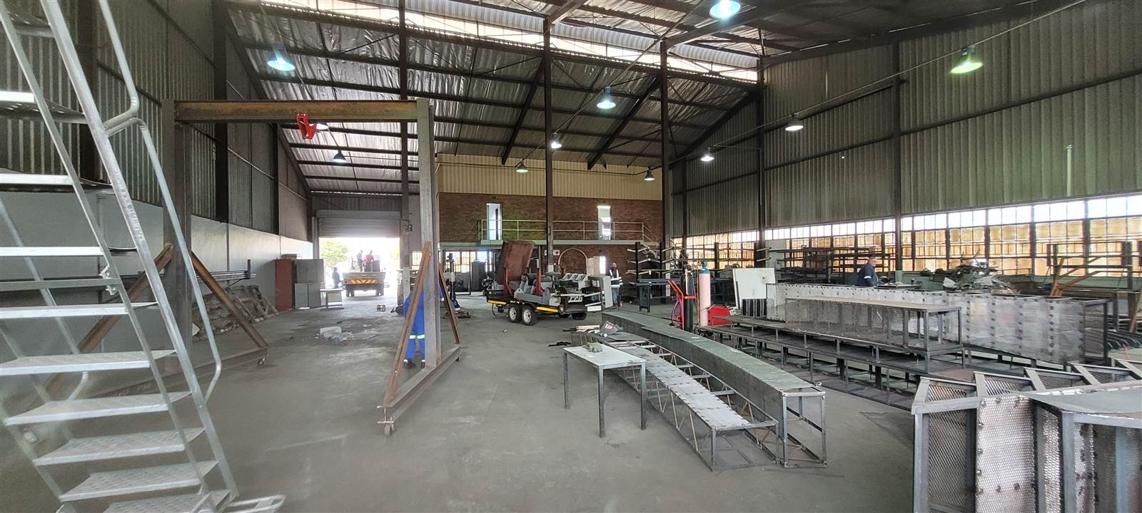 710  m² Industrial space in Robertville photo number 5
