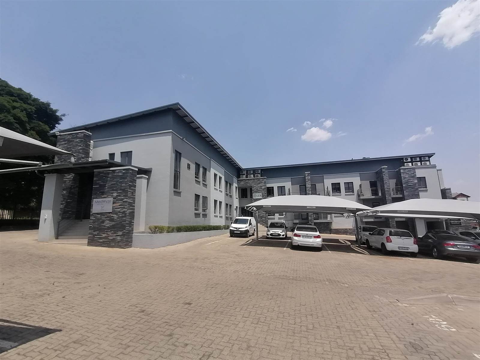 180  m² Commercial space in Randpark Ridge photo number 1