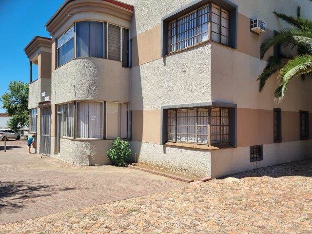 516  m² Commercial space in Bloemfontein photo number 2