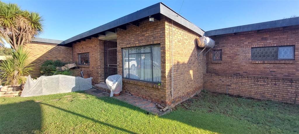 4 Bed House in Delmas West photo number 2