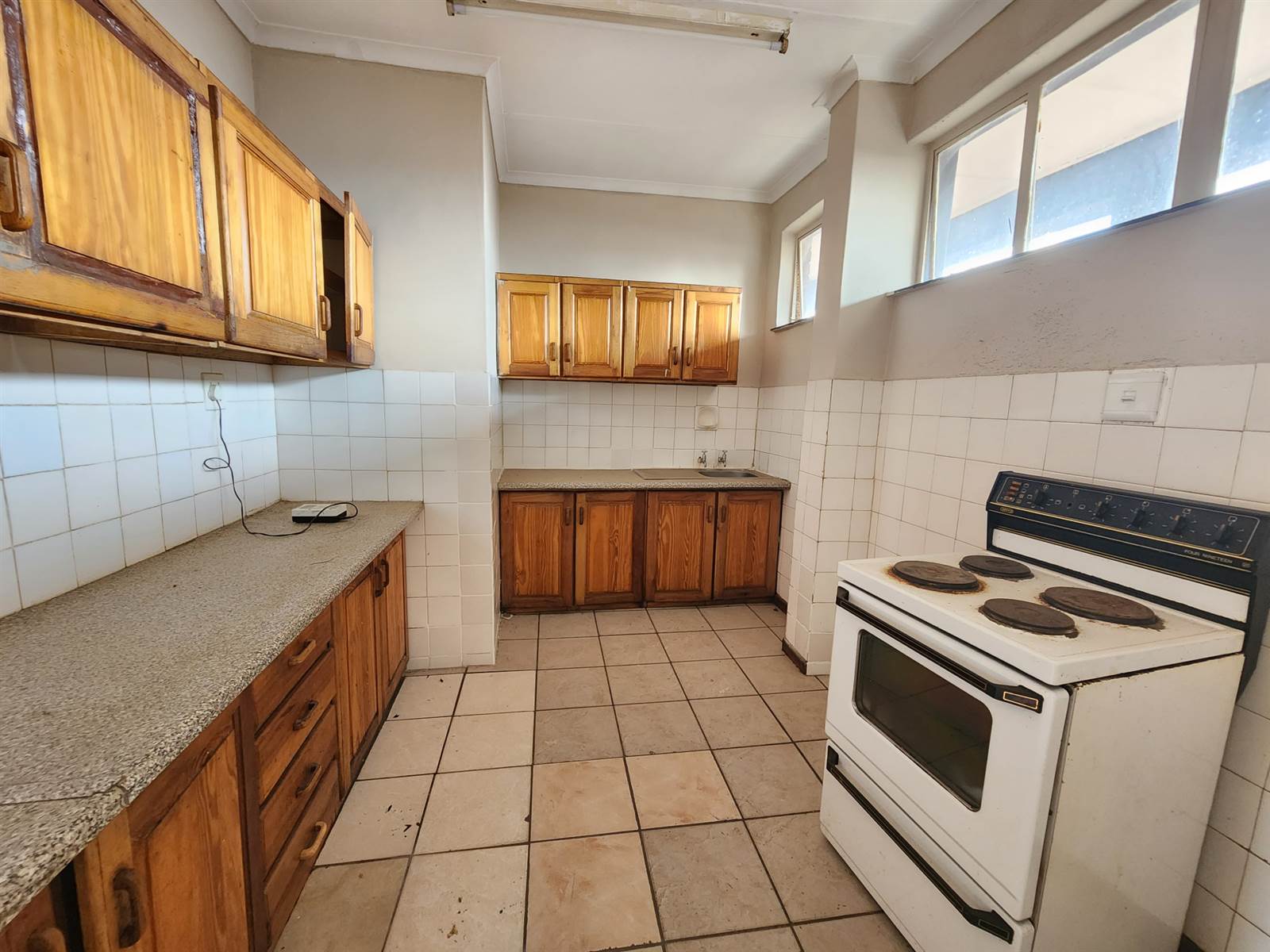 3 Bed Apartment in Louis Trichardt photo number 8