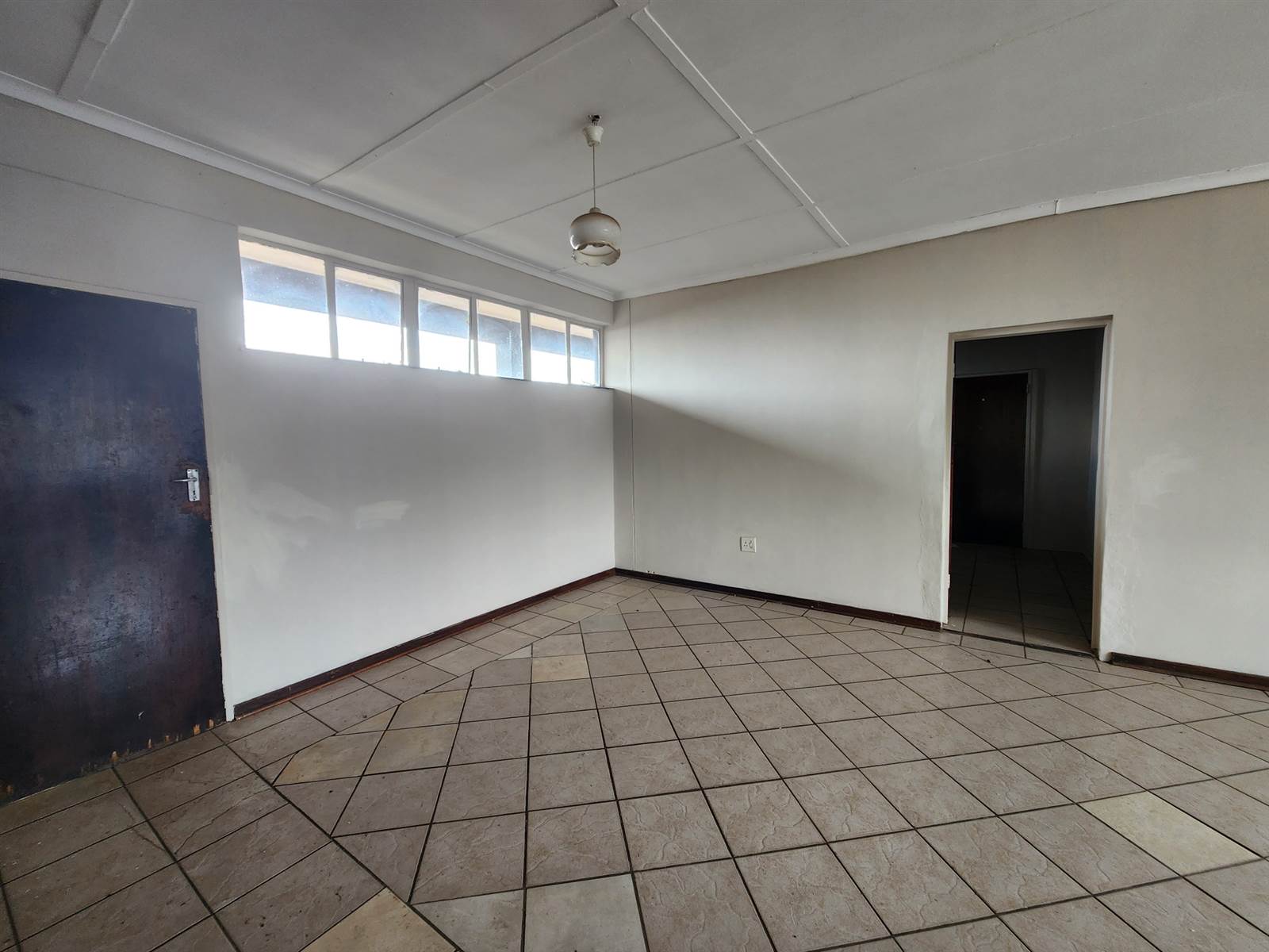 3 Bed Apartment in Louis Trichardt photo number 6