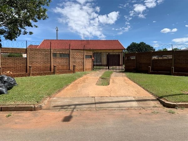 3 Bedroom House 3 Bedroom House