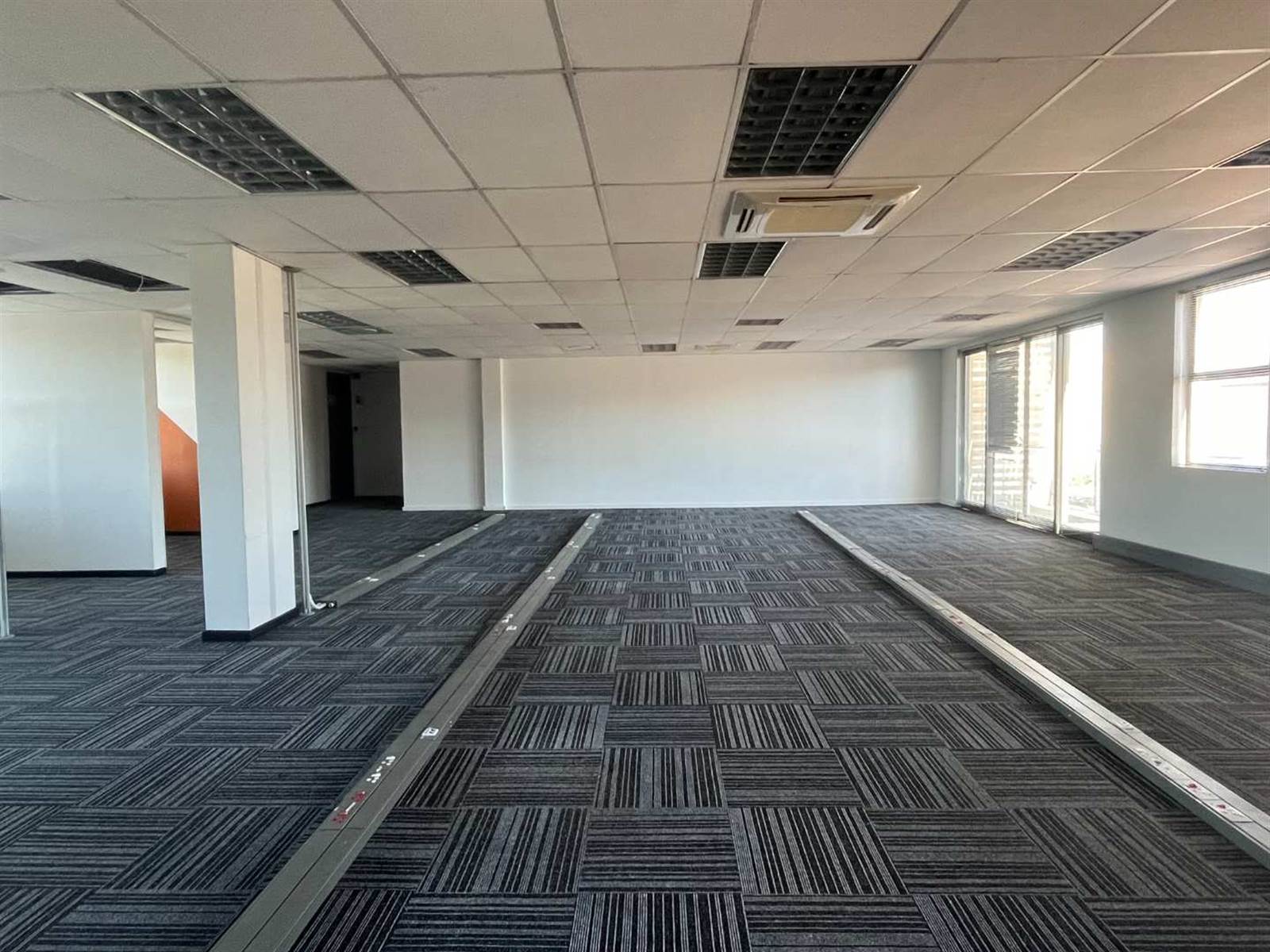 716  m² Office Space in Century City photo number 4