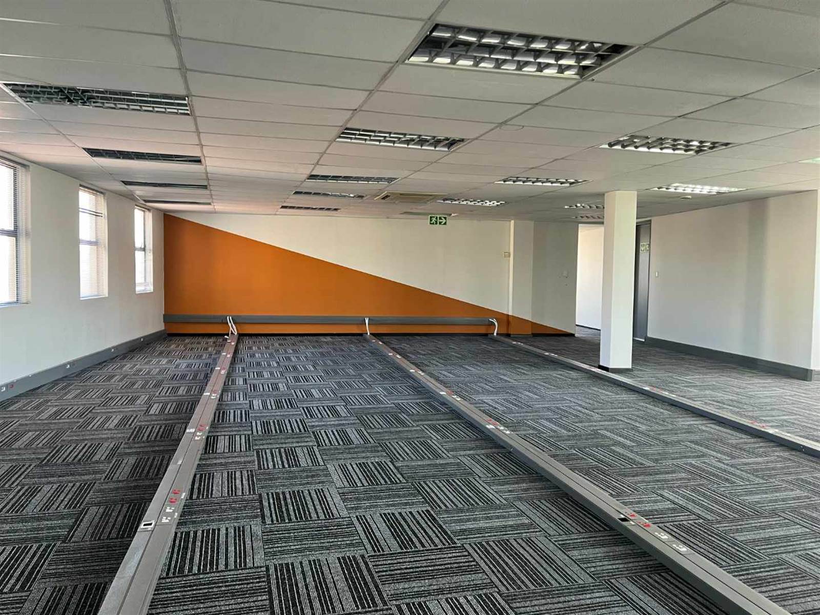 716  m² Office Space in Century City photo number 10