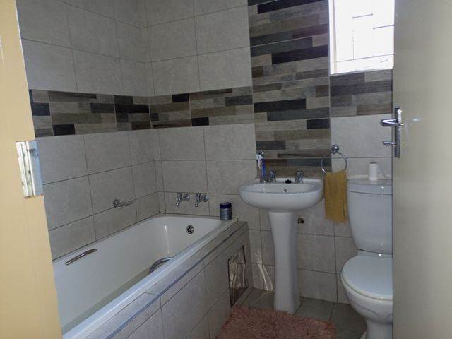 2 Bed House in Mamelodi photo number 21