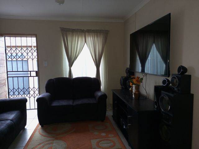 2 Bed House in Mamelodi photo number 23