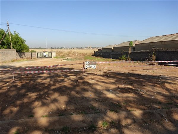 630 m² Land available in Katlehong