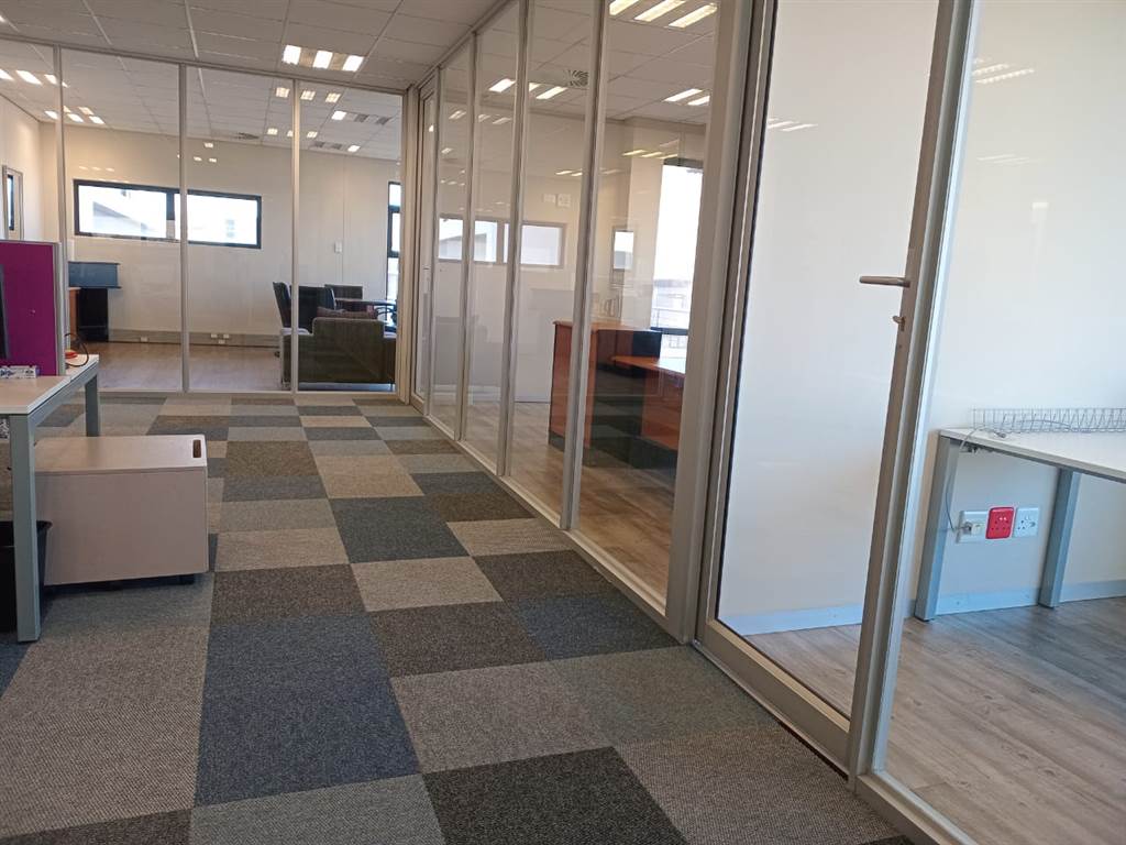 367  m² Office Space in Umhlanga Ridge photo number 9