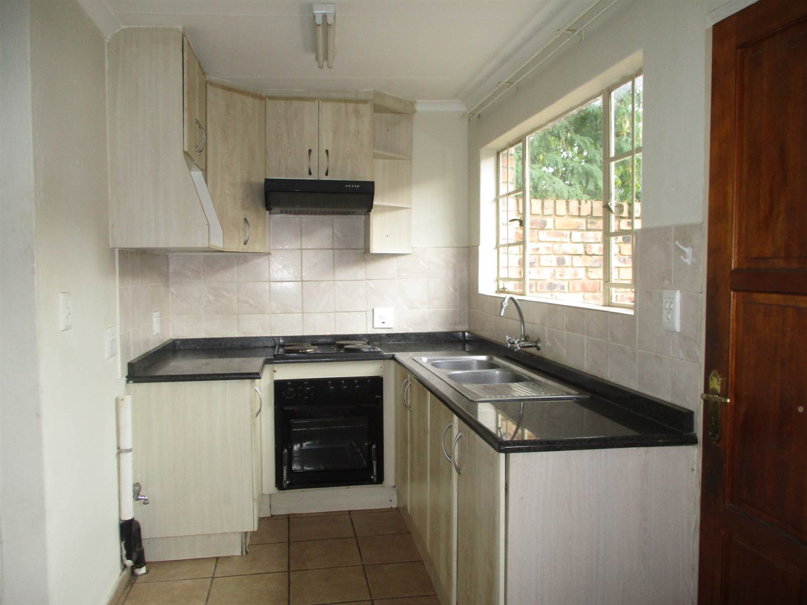 2 Bed Apartment in Lydenburg photo number 1