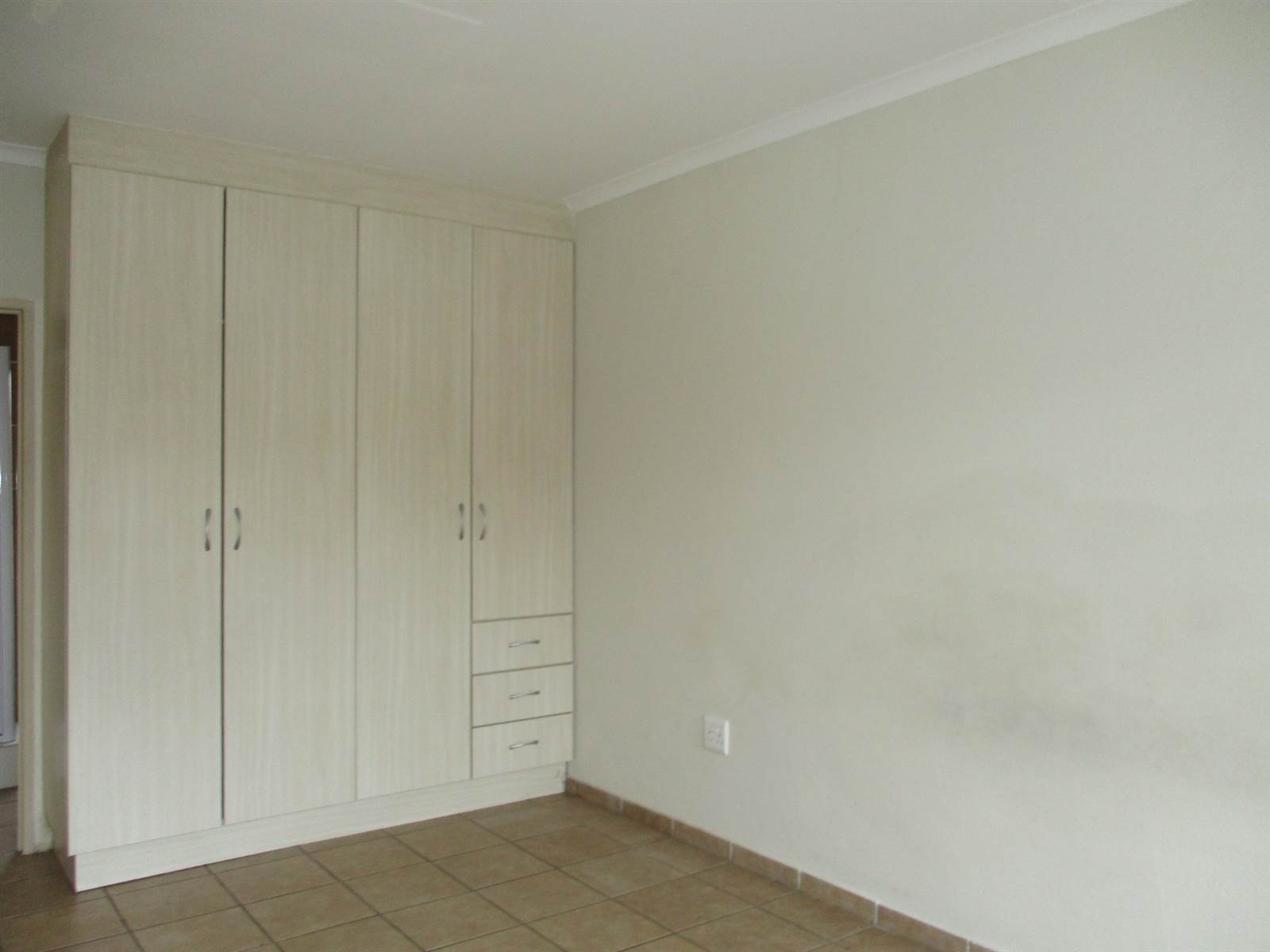 2 Bed Apartment in Lydenburg photo number 4