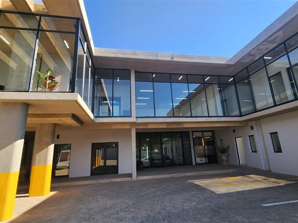 58  m² Commercial space