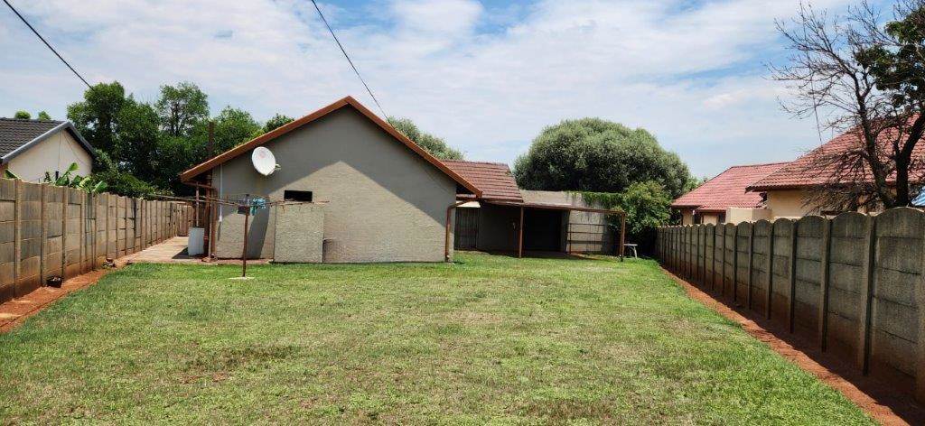 3 Bed House in Roodekop photo number 28