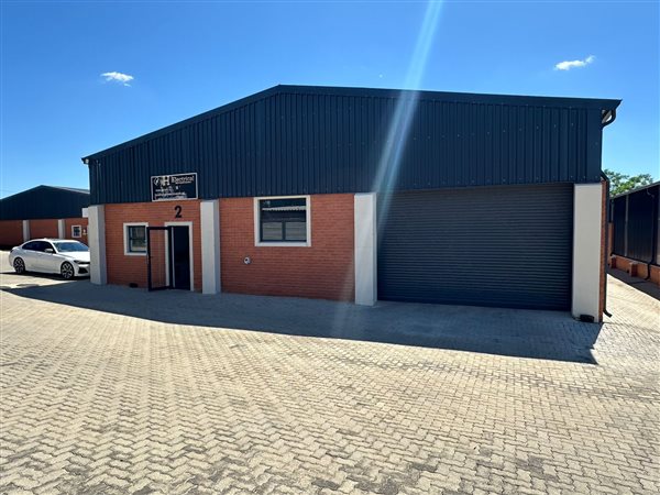 230  m² Industrial space