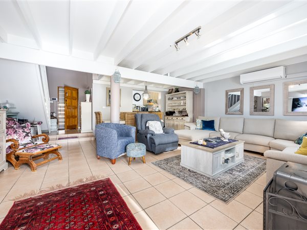 3 Bedroom Townhouse 3 Bedroom Townhouse