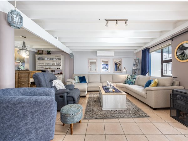 3 Bedroom Townhouse 3 Bedroom Townhouse