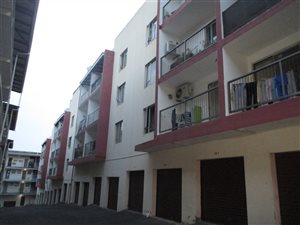 2 Bed Flat in Woodhurst