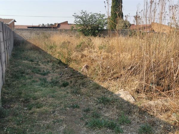350 m² Land available in Minnebron