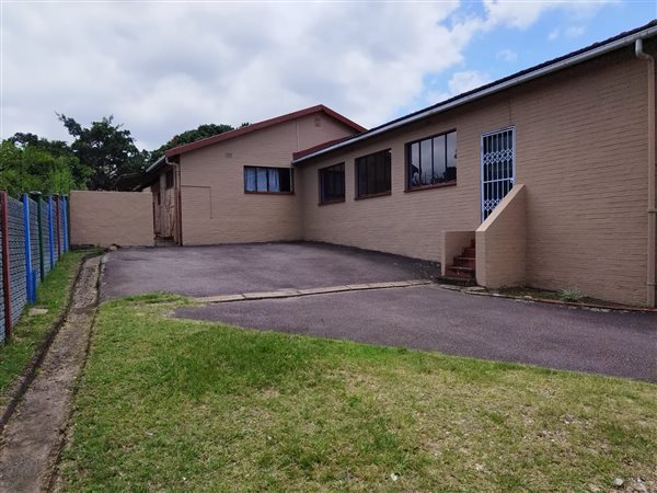 9 Bed House in Pinelands