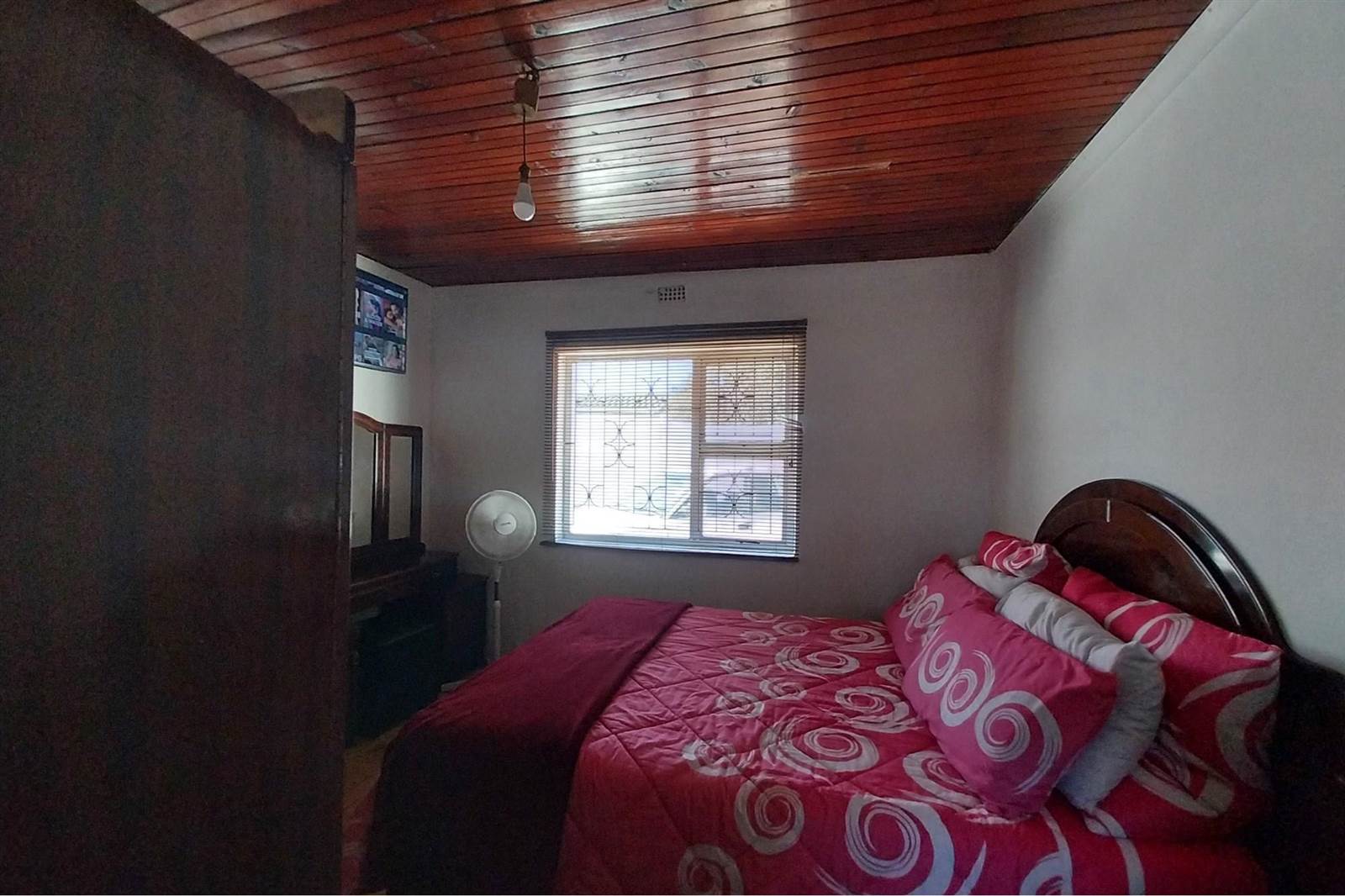 3 Bed House in Manenberg photo number 10
