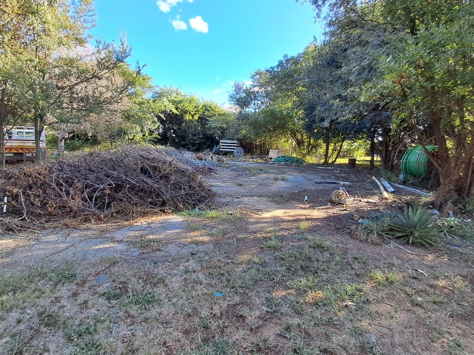 2025 m² Land available in Wilkoppies photo number 2
