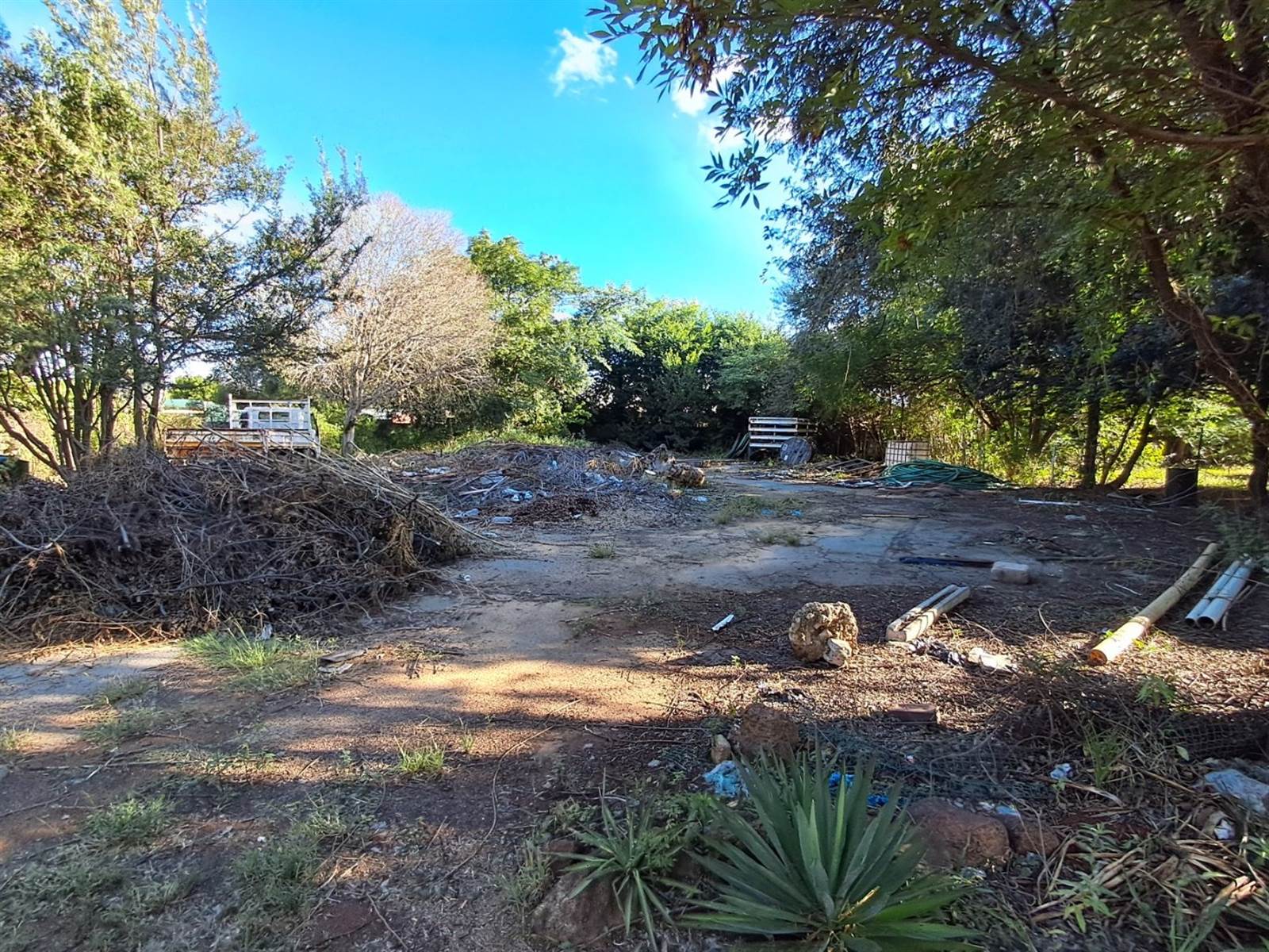 2025 m² Land available in Wilkoppies photo number 1