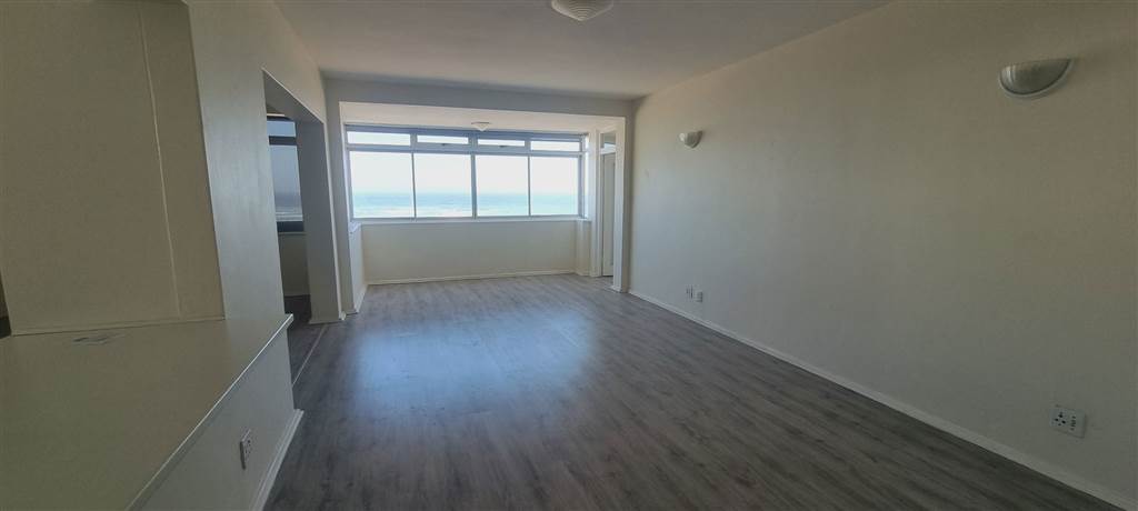 3 Bed Apartment in Mouille Point photo number 6