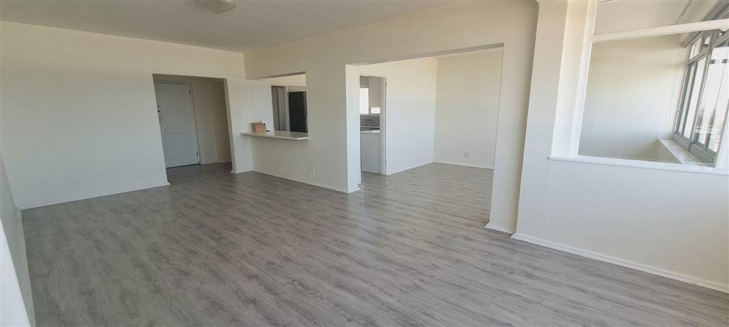 3 Bed Apartment in Mouille Point photo number 1