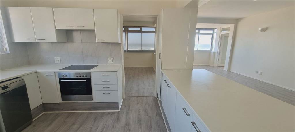 3 Bed Apartment in Mouille Point photo number 8