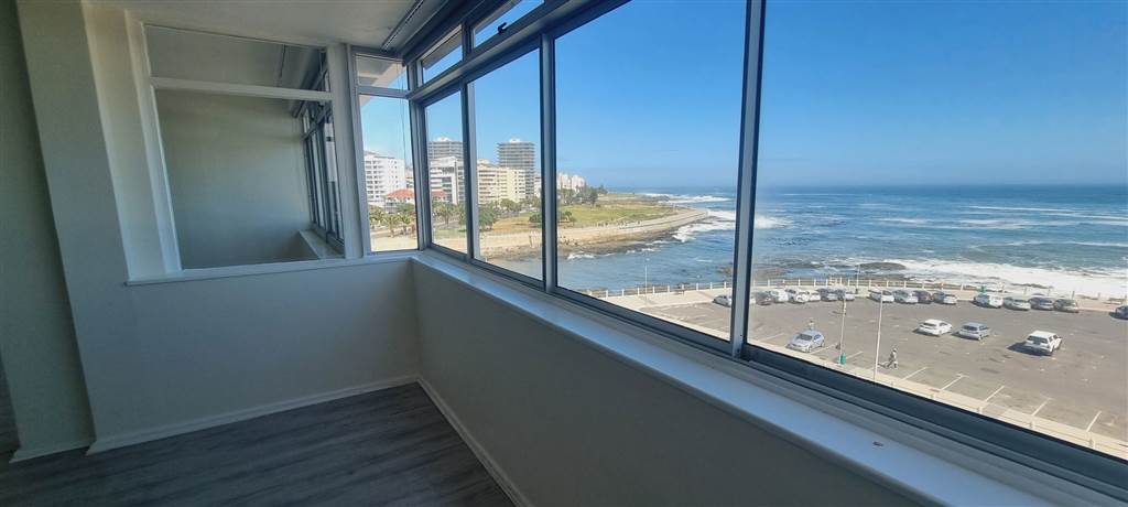 3 Bed Apartment in Mouille Point photo number 11