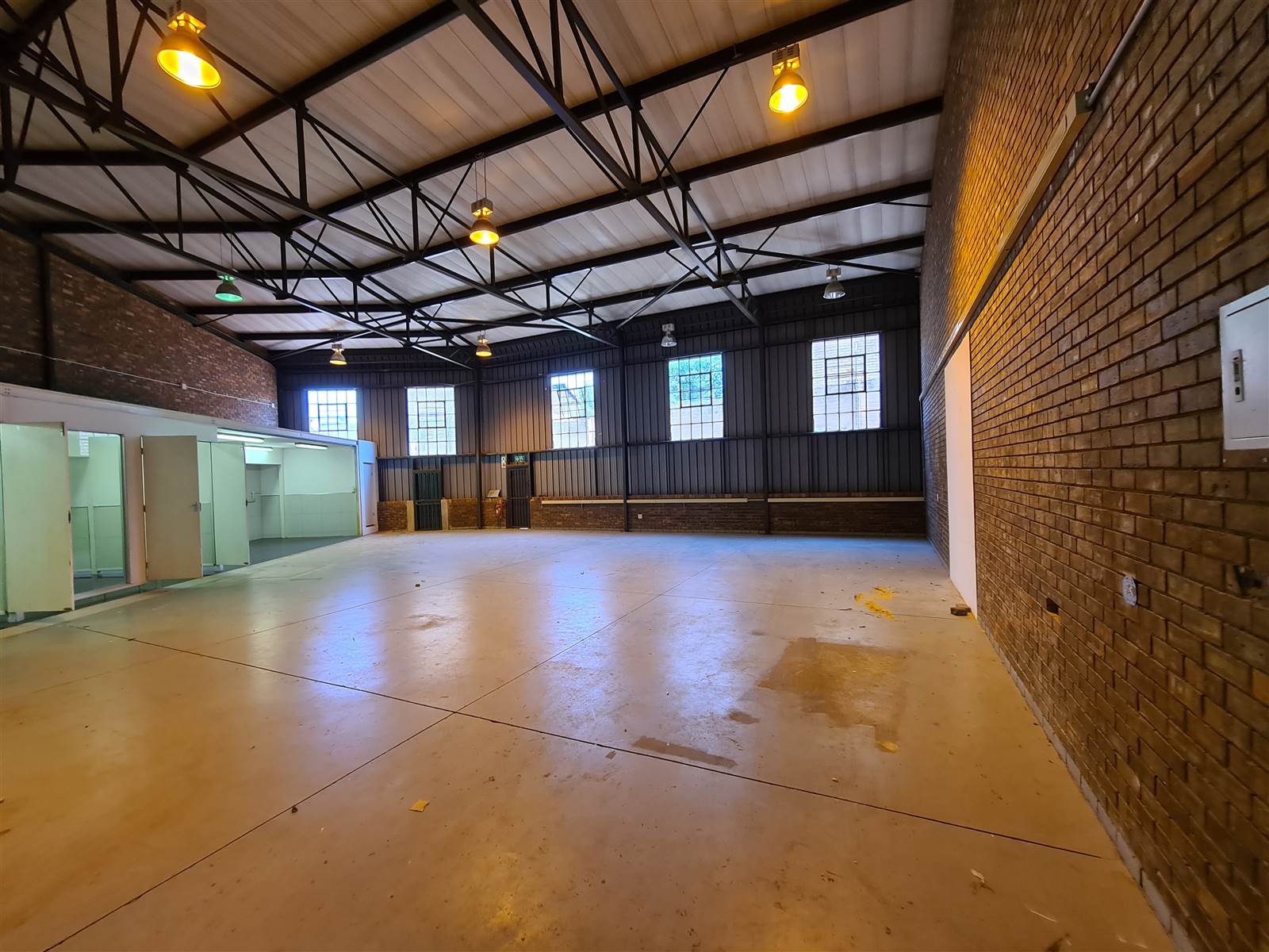 342  m² Industrial space in Olivedale photo number 1