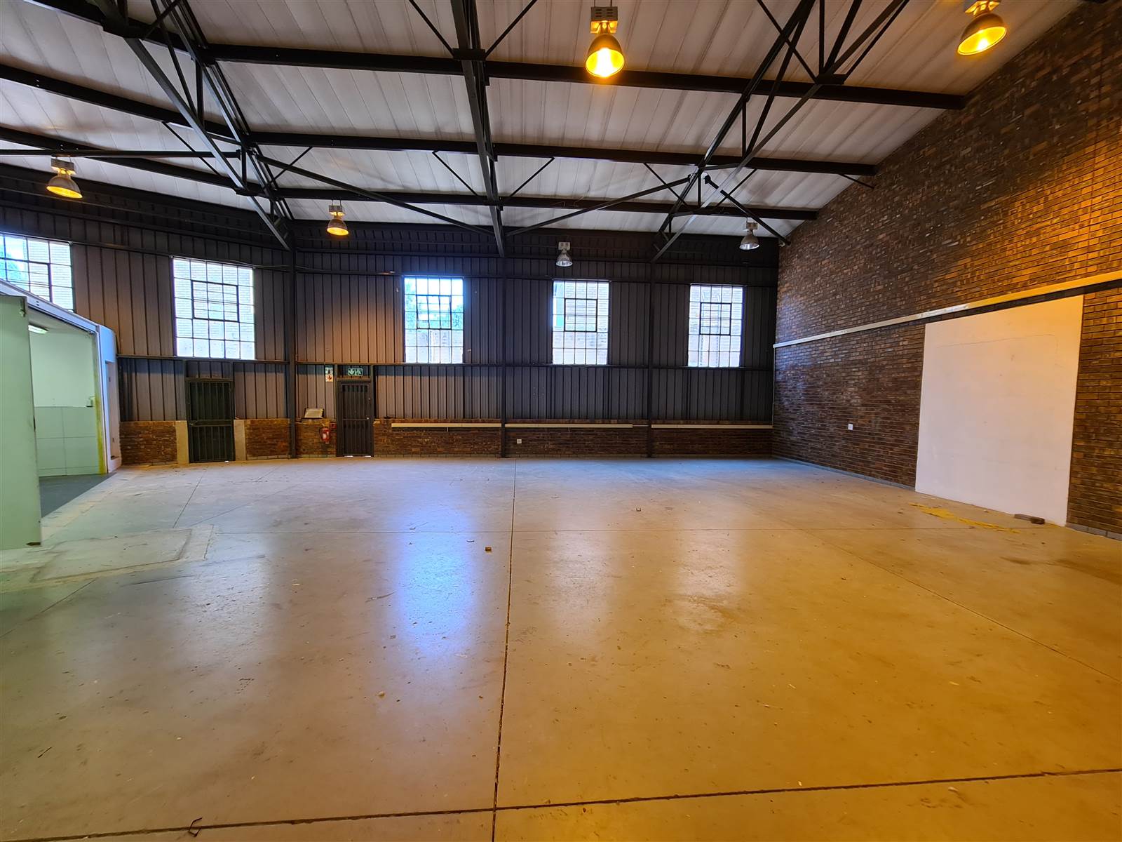 342  m² Industrial space in Olivedale photo number 2