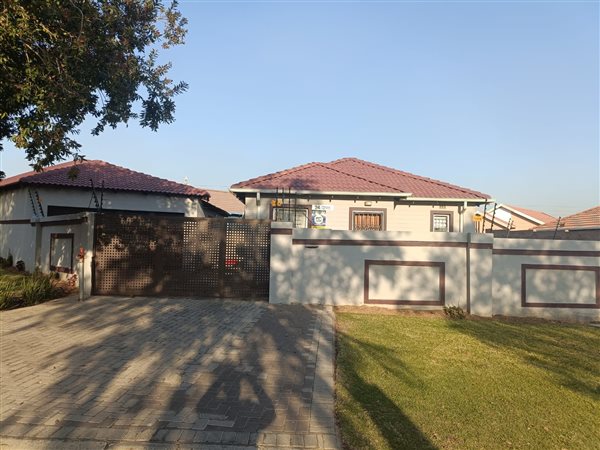 3 Bedroom House 3 Bedroom House