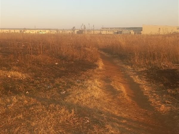 2.7 ha Land available in Dawnpark