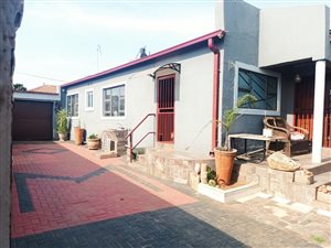 3 Bed House in Dobsonville