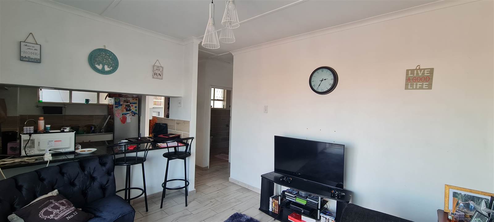 1 Bed Apartment in Bulwer photo number 16