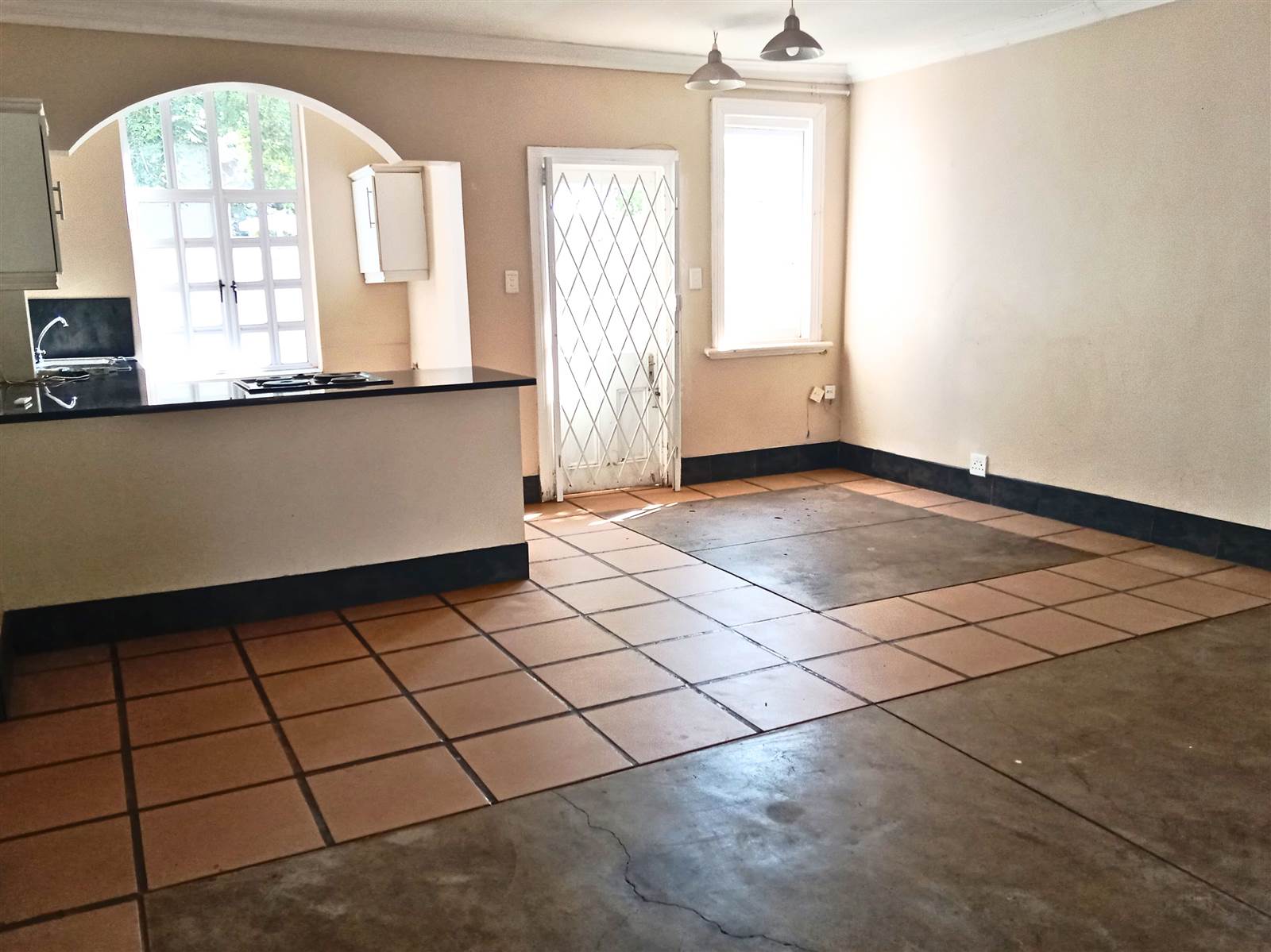 2 Bed House in Umbogintwini photo number 5