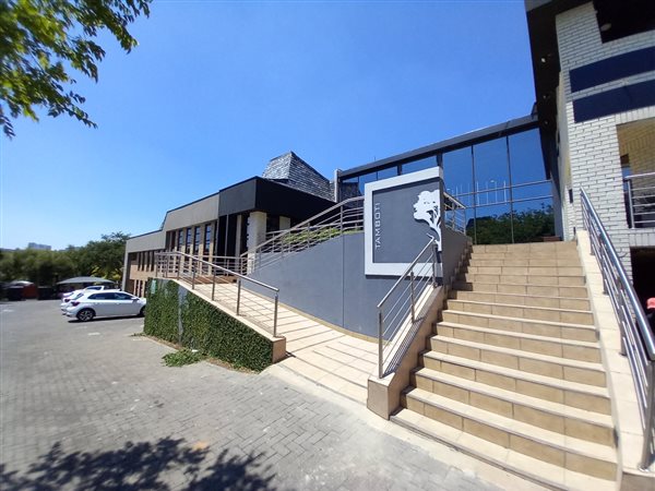 386  m² Commercial space