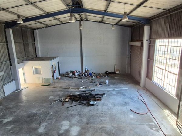 775  m² Industrial space in Pinetown Central