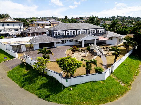 6 Bedroom House 6 Bedroom House